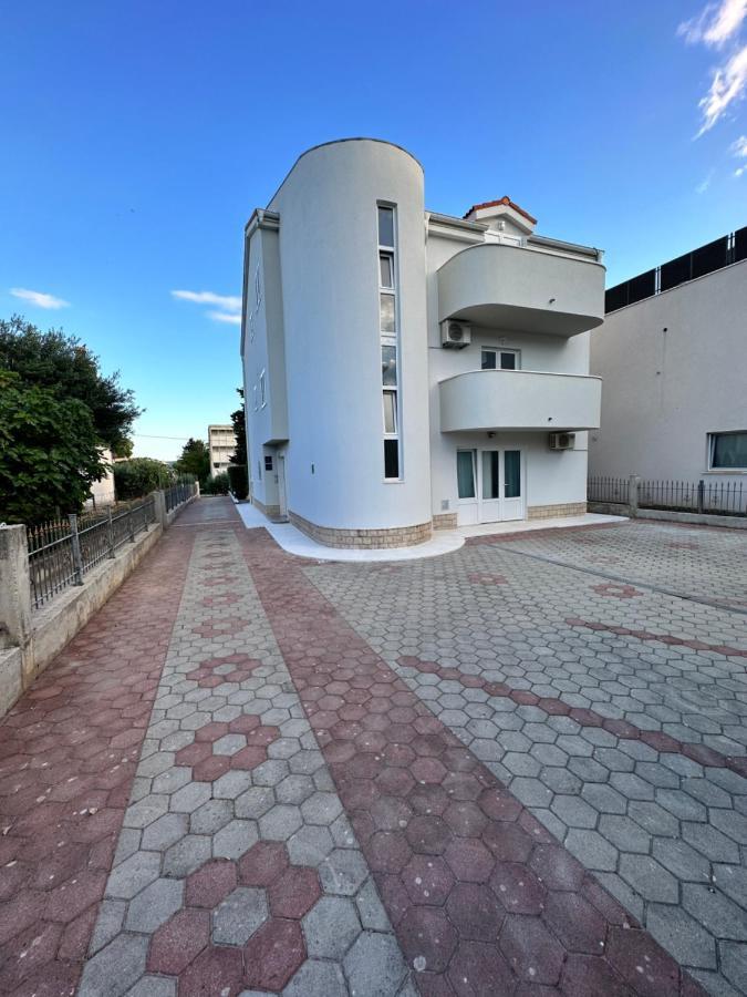 Apartments Villa Ohana Kastela Exterior photo