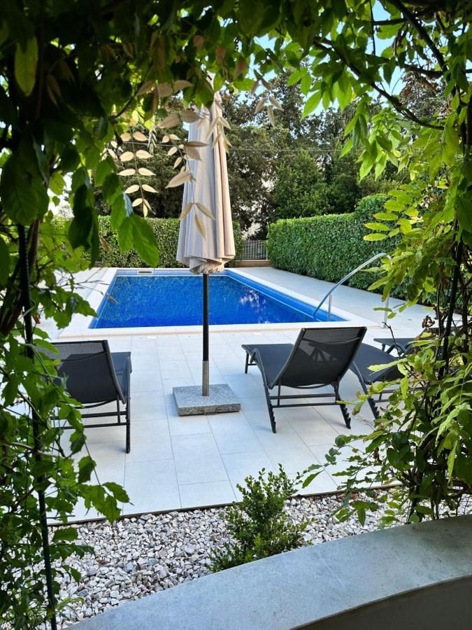 Apartments Villa Ohana Kastela Exterior photo
