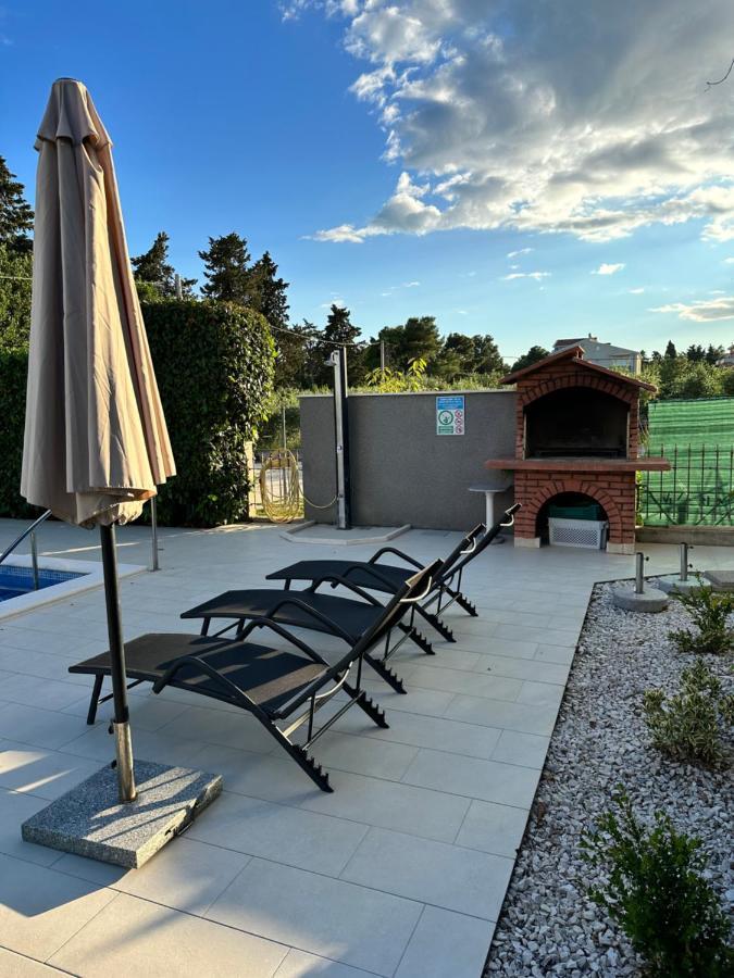 Apartments Villa Ohana Kastela Exterior photo