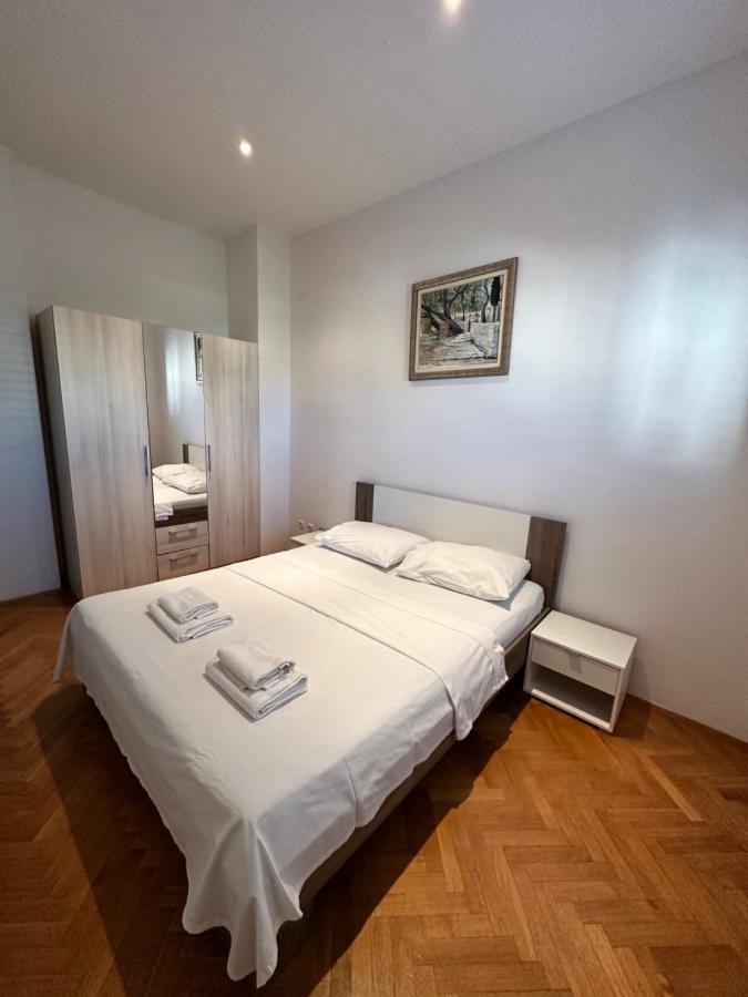 Apartments Villa Ohana Kastela Exterior photo