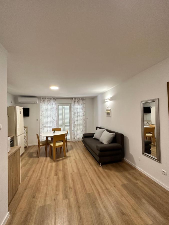 Apartments Villa Ohana Kastela Exterior photo